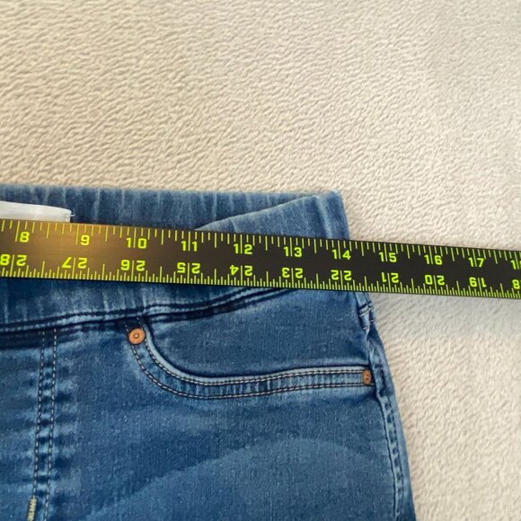 Signature By Levi's Woman's Jeans 8L Totally Shaping Pull-On Skinny 29x32 Medium - Picture 5 of 12